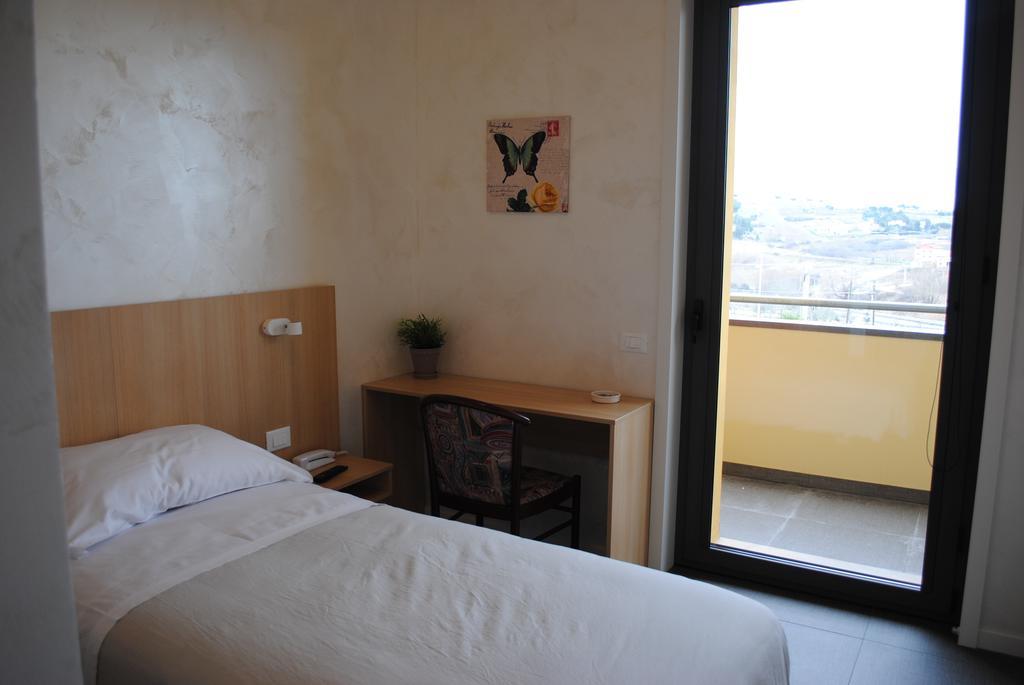 Hotel La Tavernetta Campobasso Ruang foto