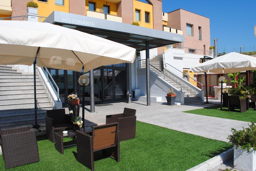 Hotel La Tavernetta Campobasso Bagian luar foto