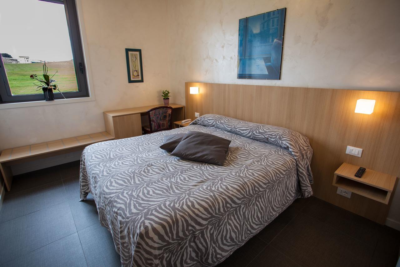 Hotel La Tavernetta Campobasso Bagian luar foto